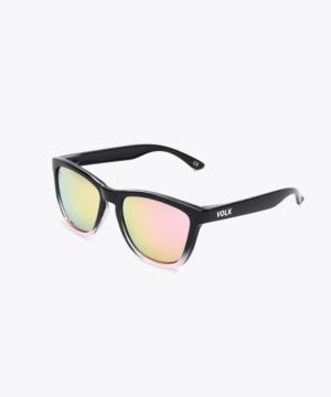 солнцезащитные очки в розовой оправе